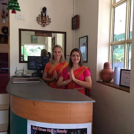 Days Inn Kandy Extérieur photo